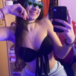 artemiza jhomej avatar