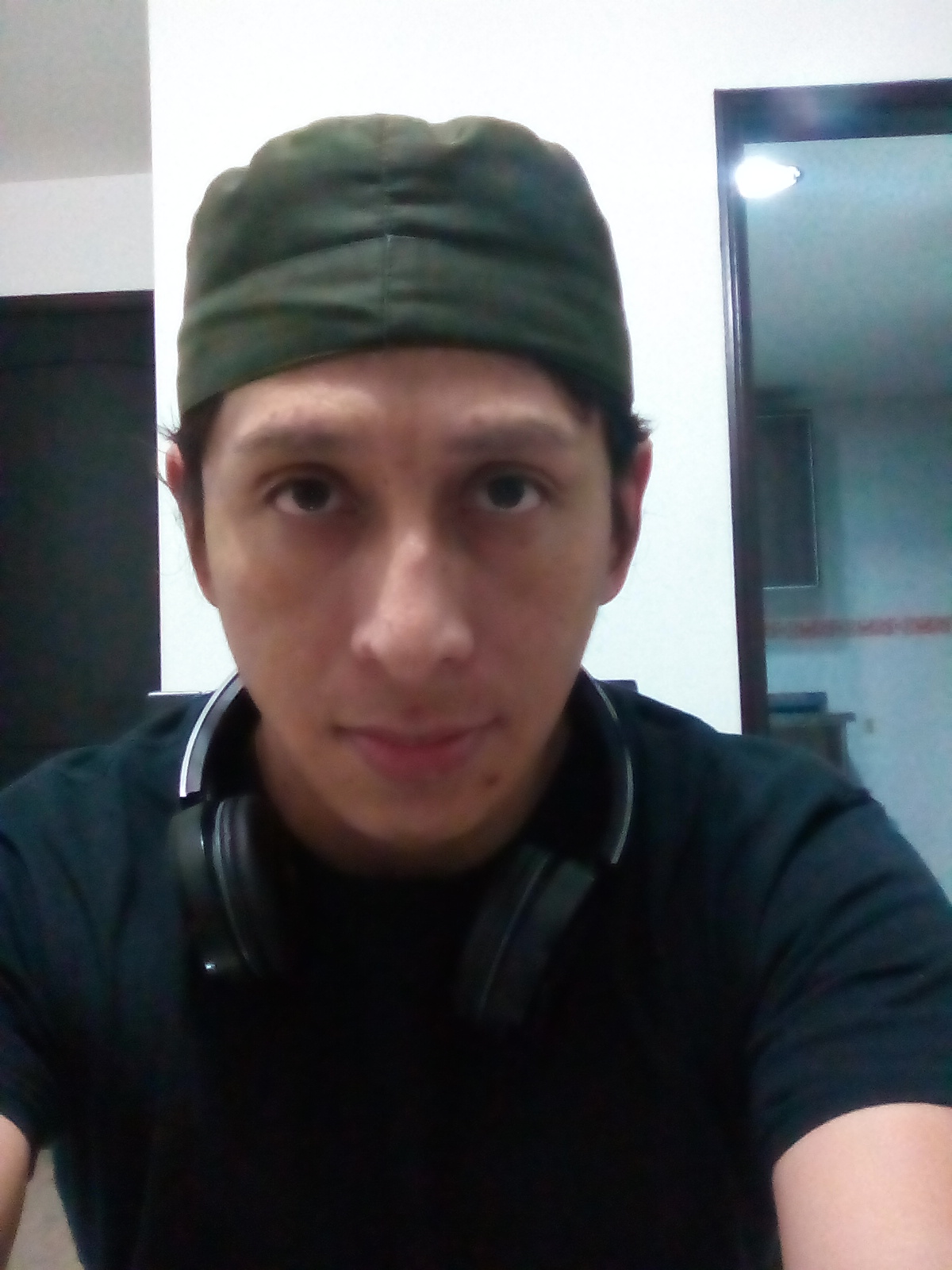 Chico busca amistad o algo más en Costa Rica
