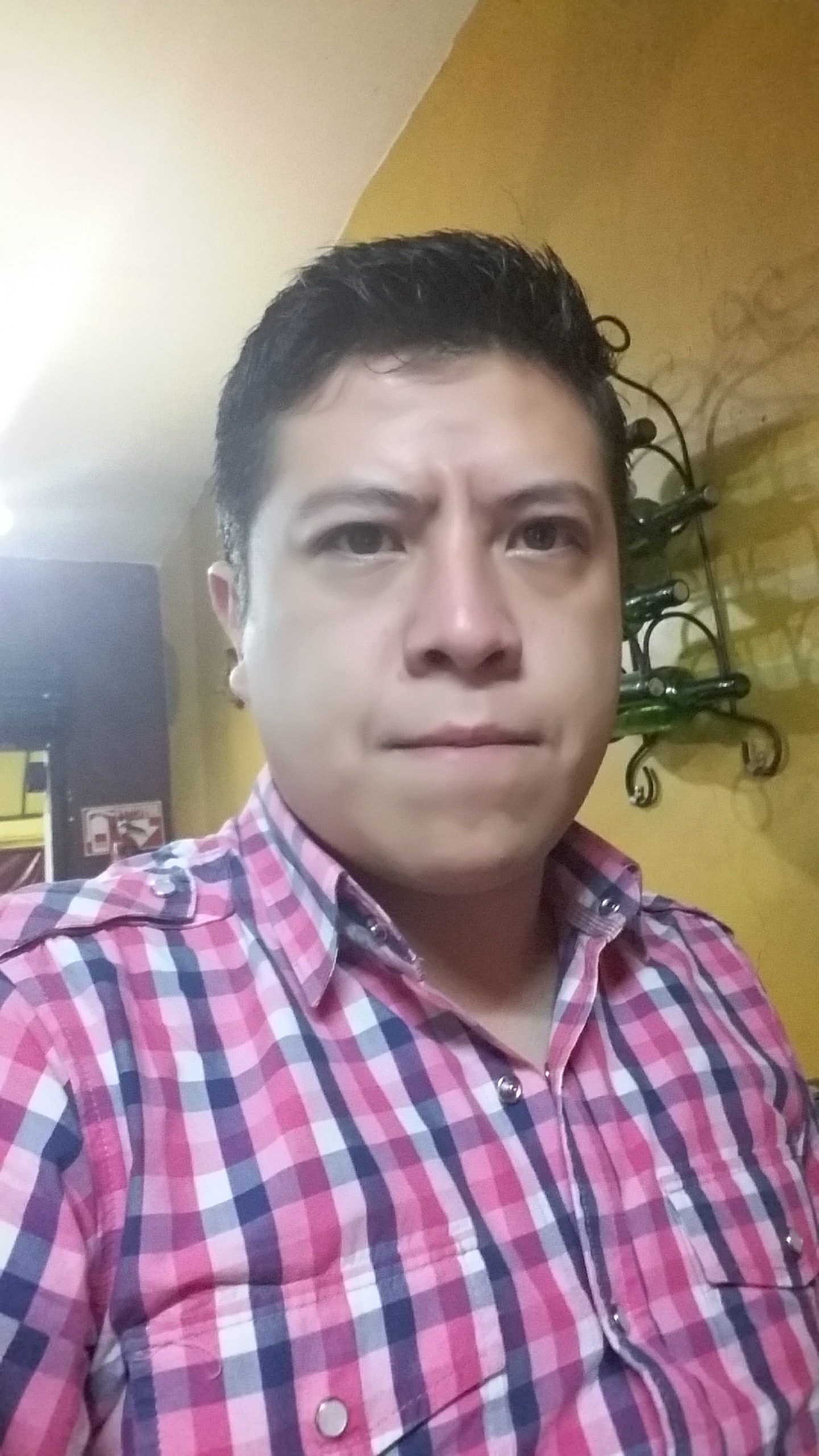 Quisiera conocer chicas para salir a divertirnos y conocernos