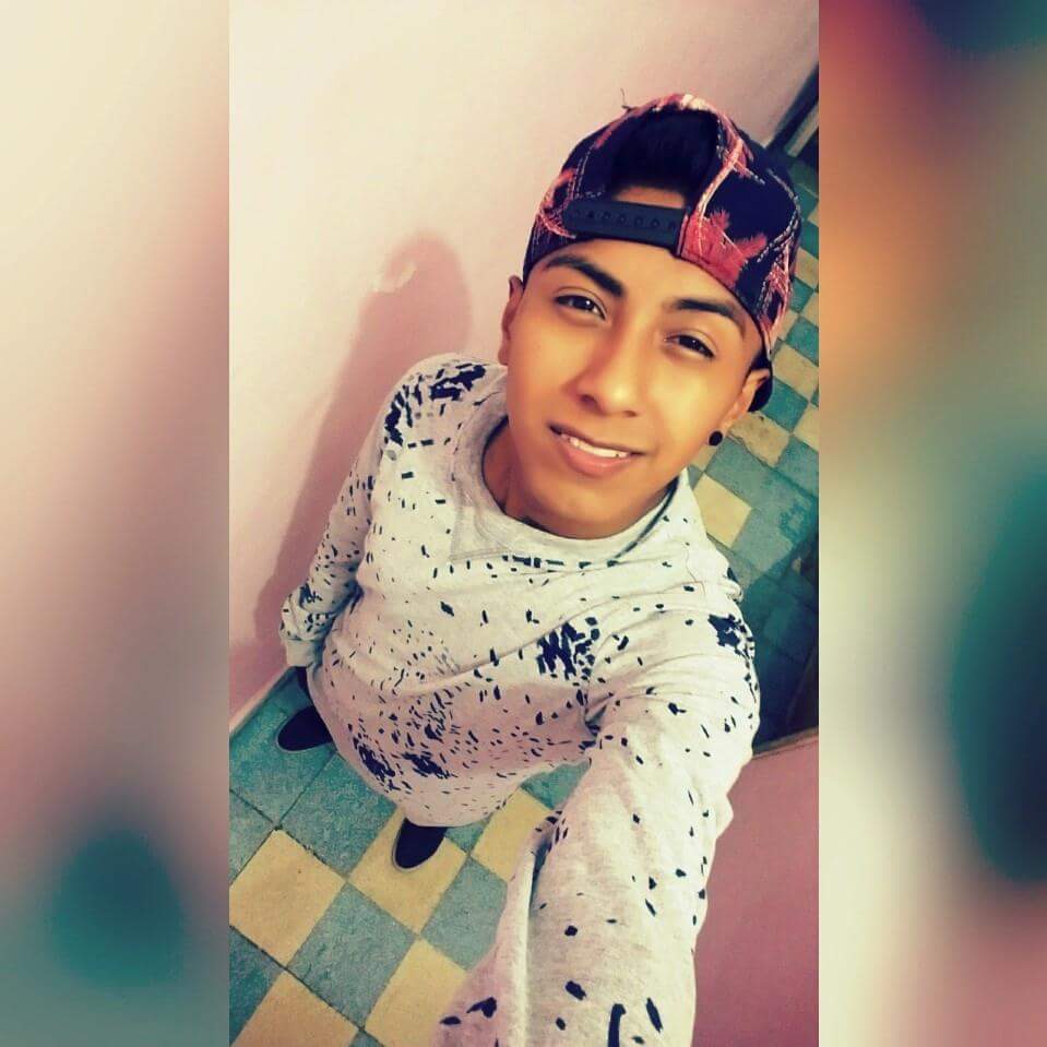 Hola soy un chico latino en busca de amistades nuevas