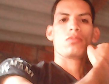 Mi nombre es jonatan soy de Colombia tengo 29 años soy solteros sin compromisos