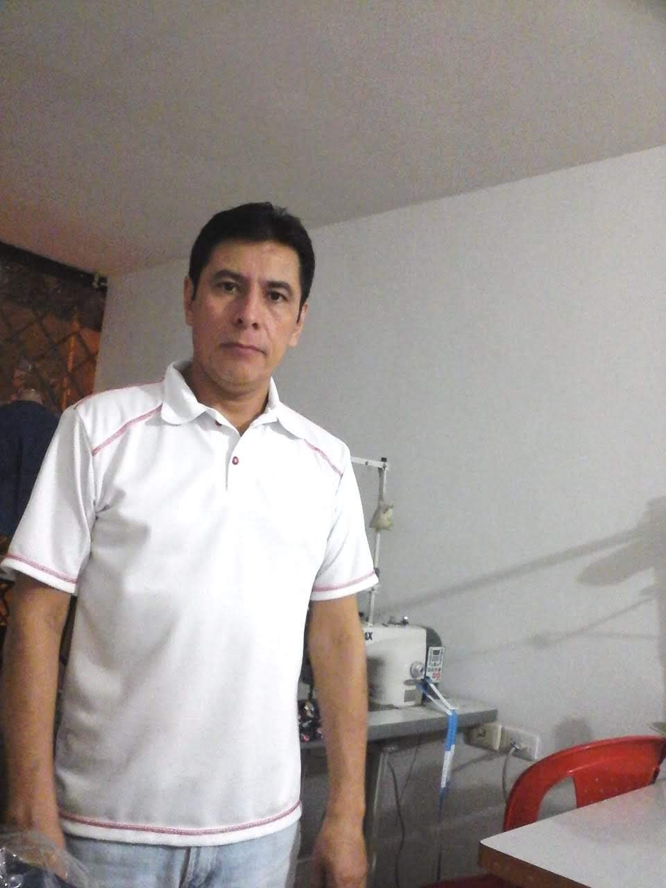 Hombre descomplicado amoroso lleno de ternura comprensivo