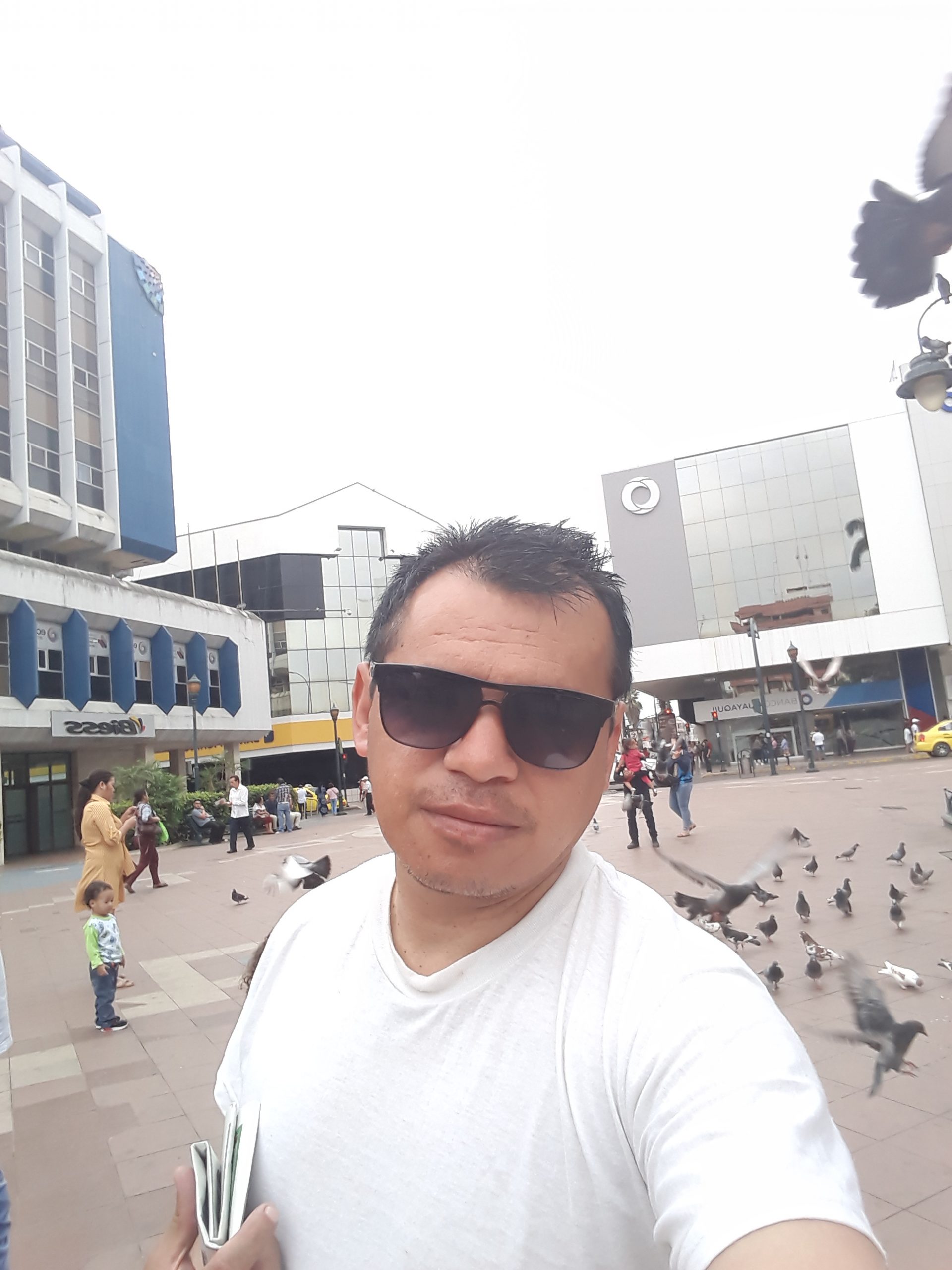 Busco una mujer con virtudes y defectos que quiera compartir buenos momentos