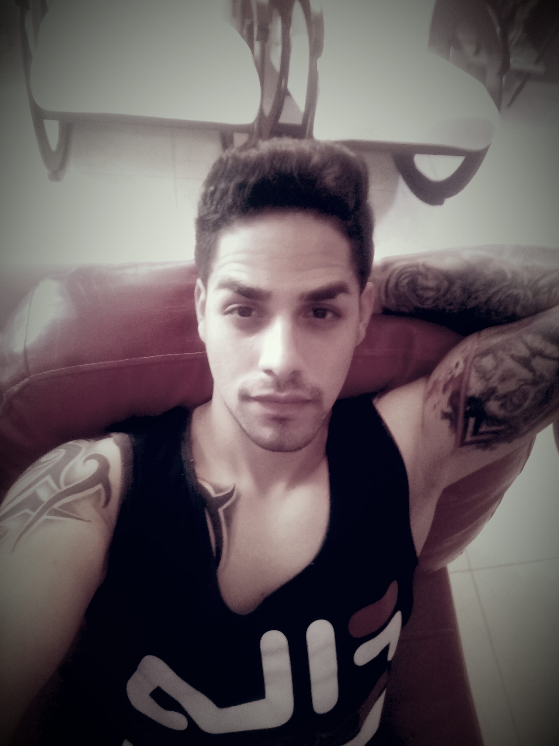 Hola saludos desde La Habana, Cuba. Busco una relacion de pareja seria. Busco una mujer trabajadora, que sepa lo que quiere en la vida