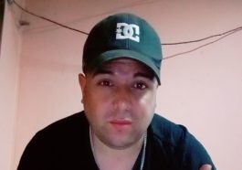 Hola. Busco una mujer que quiera algo serio que le guste un chico bueno romántico