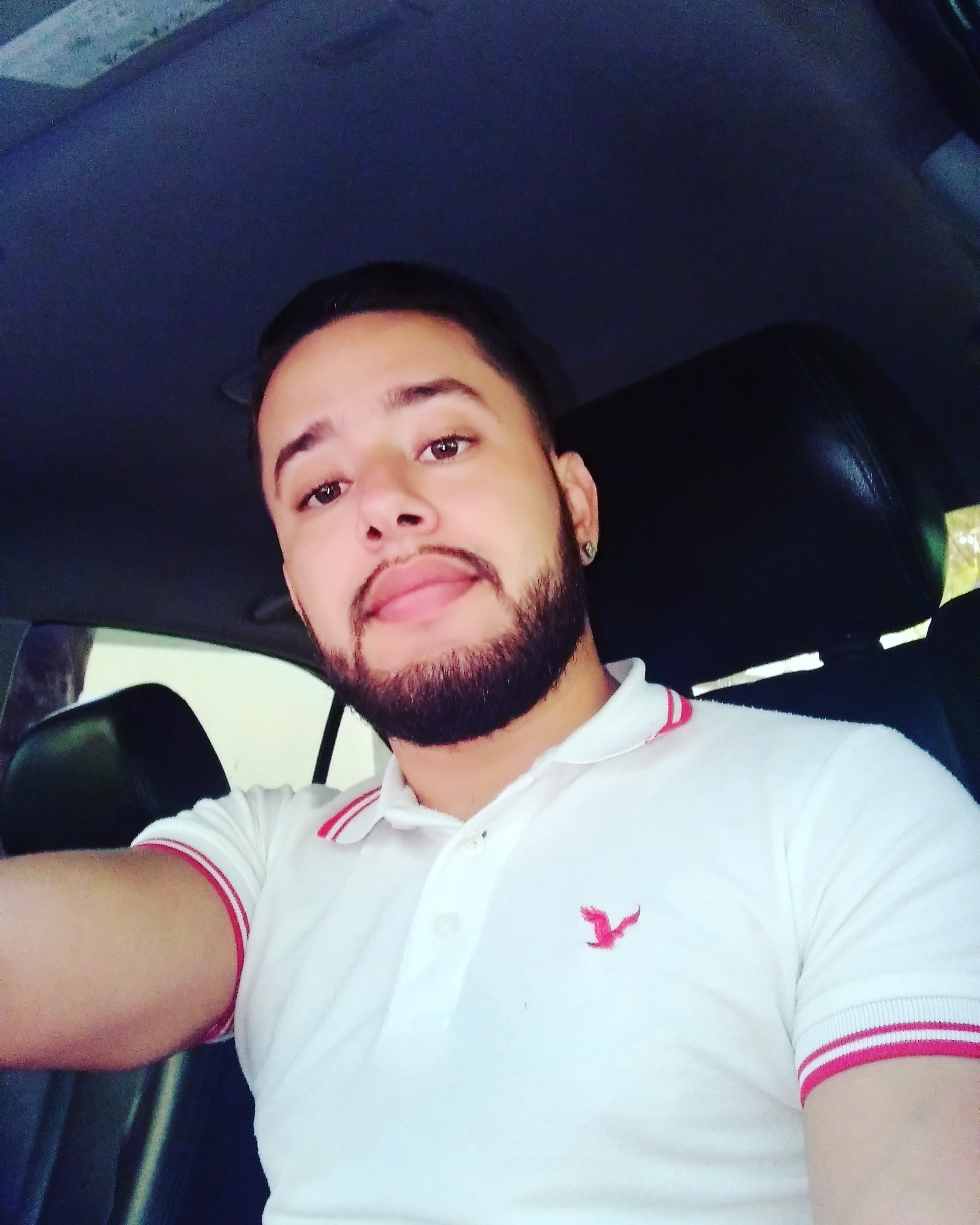 Hola me gustaría conocer personas y pasarla bien