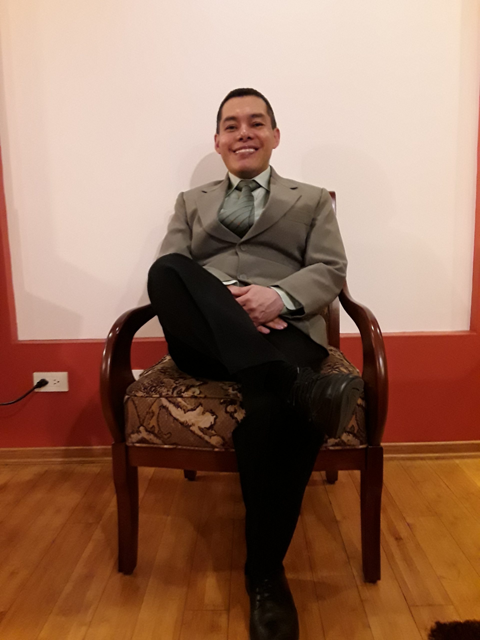 Caballero busca chica en Quito para salir