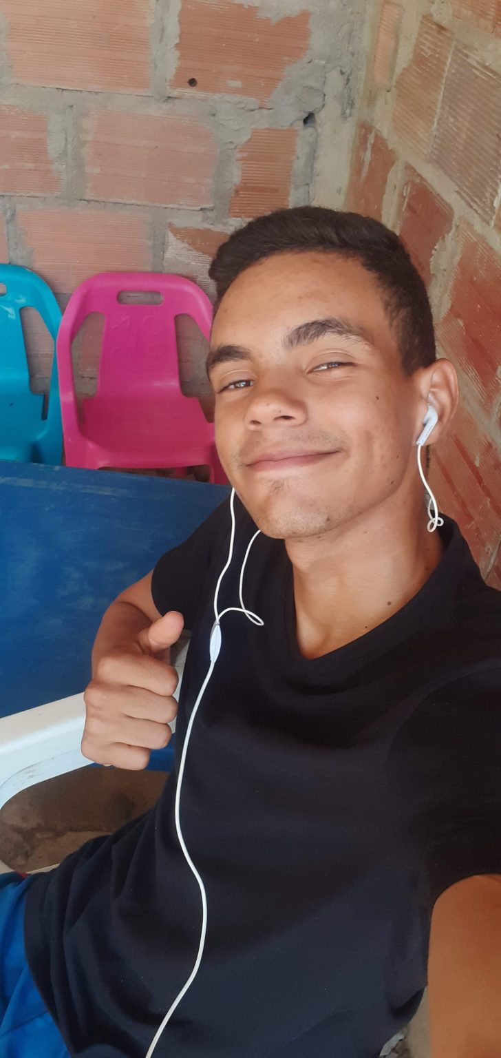 En busca de una amistad verdadera. Quiero divertirme pasarla genial. Soy un tipo serio, responsable, solo quiero conocer gente nueva.