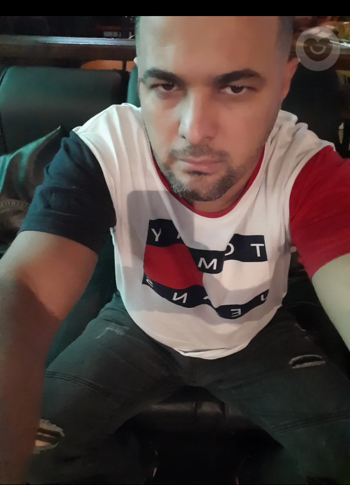 Soy de Medellin Colombia quiero conocer chicas para ver qué se da aventuras