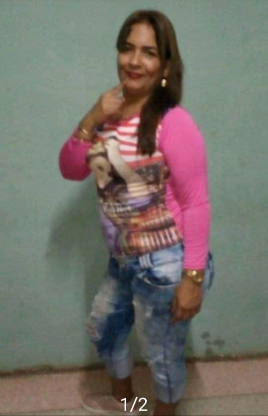 Hola me llamo Annia tengo 48 años soltera busco un hombre sincero cariñoso