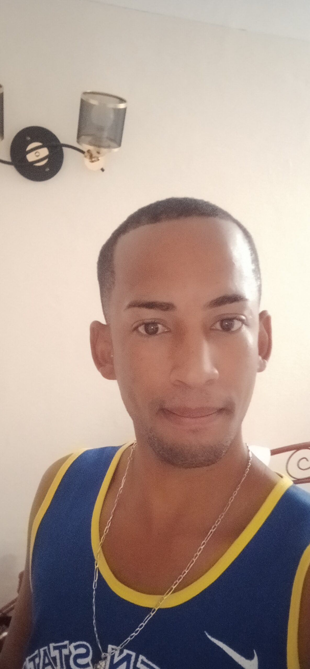 Saludos bellezas ,me sería un placer conocer chicas