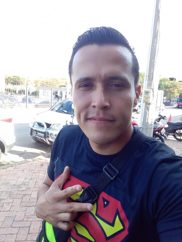 Mi nombre es Frank deseo conocer amistades de todos lados