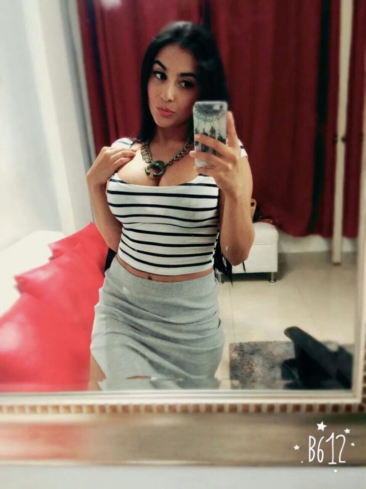 Hola Busco pareja este es mi WhatsApp 16466998547