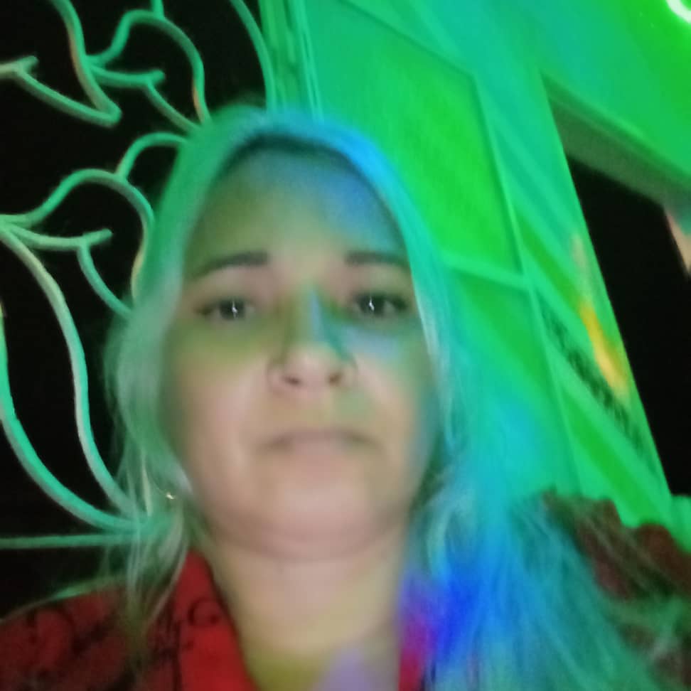 Hola desde Cuba soy una mujer de 39 años de edad en busca de una relación seria