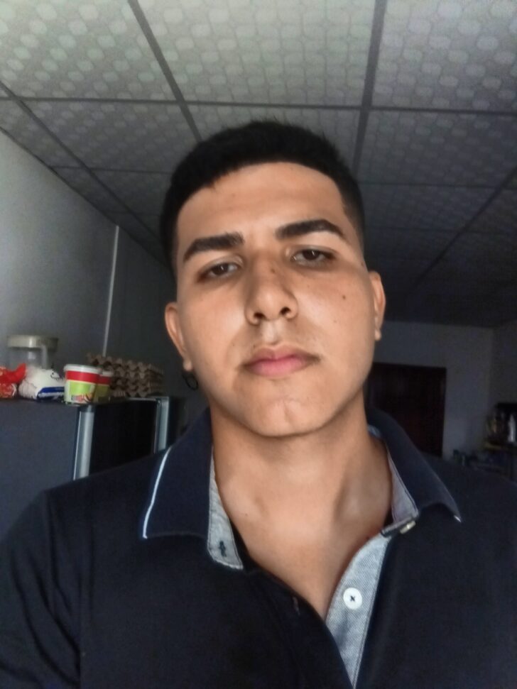 Alguna mujer en Manta, Ecuador para salir a divertirse o pasar momentos agradables mi WhatsApp 0978686602