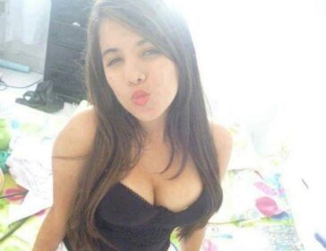 Soy una chica simpática, cariñosa y con muchas ganas de conocer gente nueva.