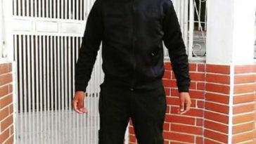 Hombre venezolano espera conocer nuevas amistades